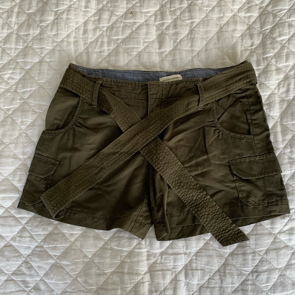 Banana Republic Belted, Tie Waist Short Shorts, size 8 women’s